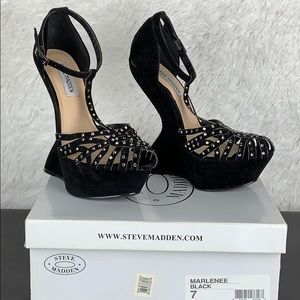 Steve Madden Marlenee Studded Wedged Heels size7